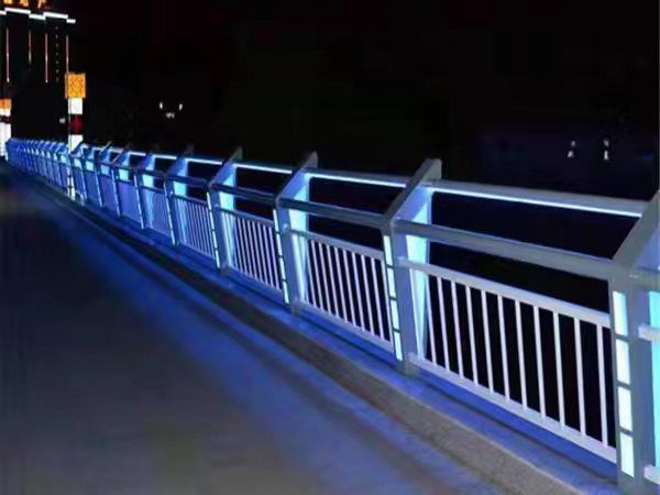 橋梁燈光護欄