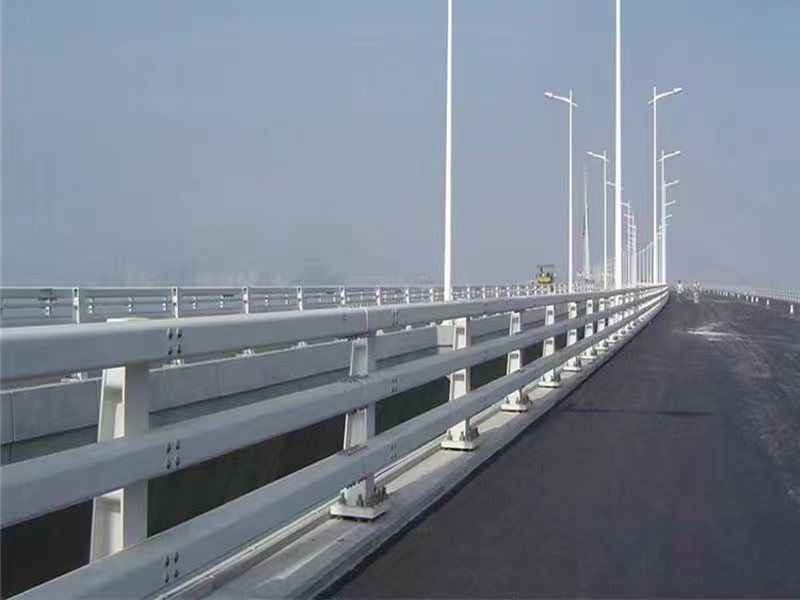 橋梁防撞護欄