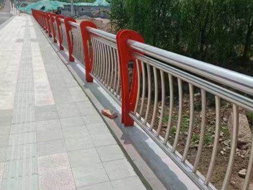 不銹鋼碳素復合管護欄