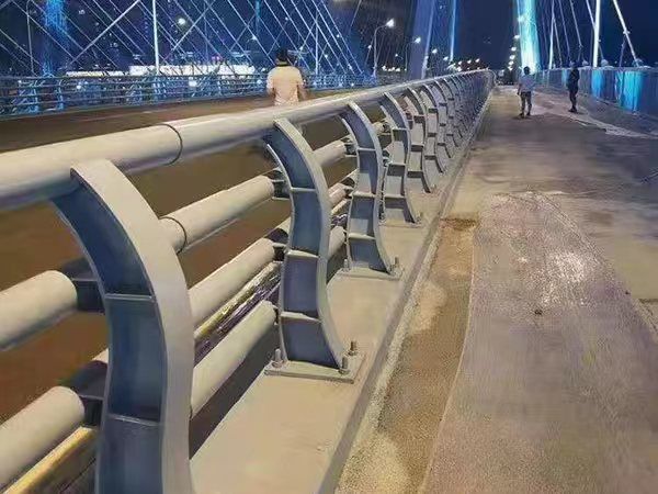 橋梁防撞護欄